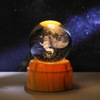 Boule de Voie Lactée 3D en Cristal Laser Lumineuse avec Base LED Rotative en Plastique Sablé pour Ornement de Bureau - Vente en Gros