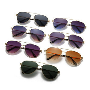 メンズダブルビームサングラス　おしゃれなアウトドアスポーツ用大型フレーム　ドライバー向けメタルUV400保護サングラス　<span class=keywords><strong>2026</strong></span> - Product Image 1