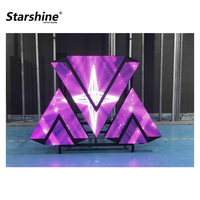 Mur vidéo intérieur P4 P5 cabine de DJ créative écran d'affichage à LED discothèque Triangle hexagonal de forme irrégulière 4mm mur vidéo LED
