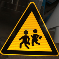 Pita Reflektif 3M Diamond Grade Die Cut DG3 Biru, Film Reflektif Kustom Gulungan PMMA, Stiker Rambu Keselamatan Lalu Lintas Reflektif 3M