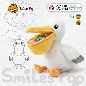 Peluche personnalisée Pelican sans danger et non toxique avec petit poisson, certifiée CE UKCA, recyclée, super douce et moelleuse, mascotte personnalisée, cadeau personnalisé - Product Image 1