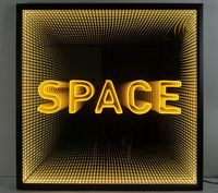 Miroir infini en acrylique LED 3D personnalisé avec design personnalisable et couleurs multiples pour la décoration de la maison, du bar, du studio, de la voiture et de l'entreprise