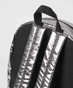 กระเป๋าเป้สะพายหลังผู้หญิงสีเงินระยิบระยับ ดีไซน์ลายควิลท์สุดหรู ใช้ได้ทุกวัน พร้อมซับในผ้าฝ้ายและระบบปิดซิป - Product Image 3