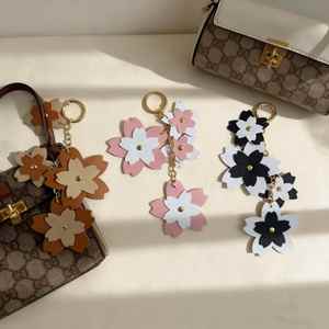 Choix de breloques en cuir à motifs floraux pour sacs à main, style rétro, accessoires esthétiques pour clés, décoration de sac - Product Image 3