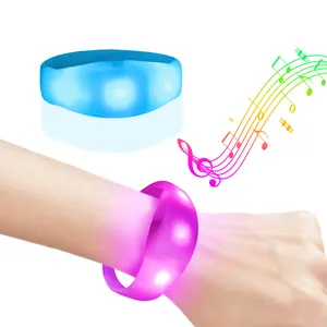 腕带硅发光二极管手镯腕带在黑暗声控运动RGB点亮手镯中发光