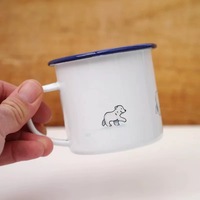 Vente en gros de 350ml tasses en céramique tasses élégantes en émail avec poignée en acier inoxydable cadeaux promotionnels stock de tasses à café élégantes