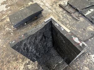 <span class=keywords><strong>Prix</strong></span> usine G654 granit gris foncé naturel fendu champignon pierre mur roche <span class=keywords><strong>brut</strong></span> face rugueuse revêtement aménagement paysager panneau couverture - Product Image 3