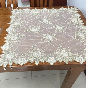 Mantel de Organza con Encaje Floral y Cuentas Cosidas a Mano, Juego de 16 Piezas, Caminos de Mesa Modernos Hechos a Mano y Personalizables para Bodas y Fiestas - Product Image 6