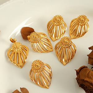 Floral Petal Shape <b>Stud</b> Earrings 18K Gold Plated <b>Titanium</b> Steel Elegant Everyday Wear Fashion Jewelry EH620 - Product Image 1