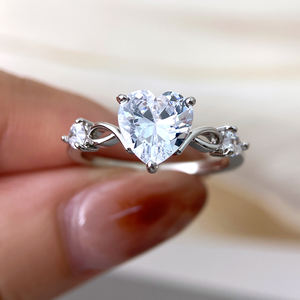 Оптовая продажа, серебряное кольцо из серебра 925 пробы с родиевым покрытием, витой хвостовик с центральным сердечком, романтическое обручальное кольцо для вечеринки - Product Image 3