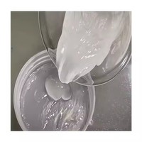 Pâte jaune clair à 70 %, CAS 68585-34-2, Sodium Lauryl Ether Sulfate (SLES) avec viscosité de 25000 m Pa.s. et solubilité dans l'eau 450 G/l