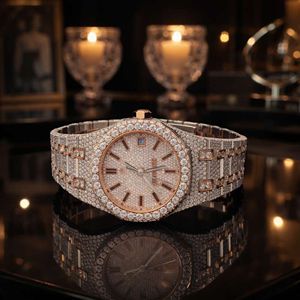 Reloj Automático de 41MM con Movimiento ETA, Diamantes Moissanite VVS, Acero Inoxidable, Tono Oro Rosa, Blanco y Amarillo - Product Image 3