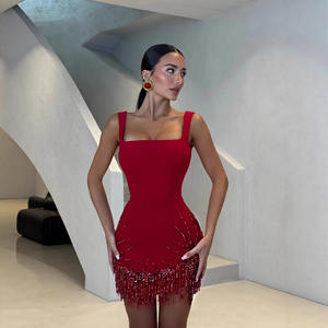 فستان نسائي أنيق بتصميم ضيق مكشوف الكتفين مع لؤلؤ أحمر قصير للحفلات المسائية والنوادي - Product Image 1