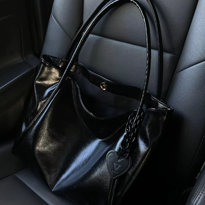 Wholesale New Heart-shaped Pendant Ladies Handbags PU Large-capacity Polyester Custom Women's Tote Bags - Product Image 2