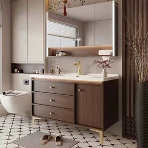 Meuble de salle de bain moderne du milieu du siècle en noyer, armoire en bois massif avec miroir LED et lavabo intégré en céramique - Product Image 3