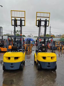 Carretilla elevadora diésel Komatsu FD30 a precio barato de segunda mano Carretilla elevadora Komatsu FD30 usada de alta calidad en buenas condiciones para la venta - Product Image 3