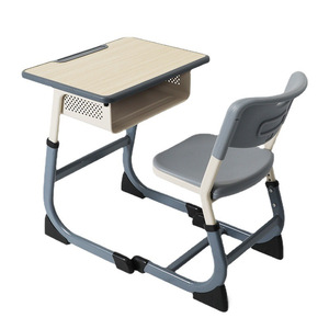 Conjunto de Silla y Escritorio para Escuela Primaria y Secundaria, Función de Elevación, Diseño Minimalista de Madera, Uso en Casa y Escuela, Muebles de Estudio para Niños - Product Image 1