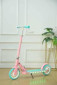 Trottinette pour enfants à deux roues, réglable en hauteur, pliable, style moderne, roues en PU, jouet d'extérieur pour enfants de 8 à 18 ans - Product Image 6
