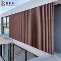 Tube en bois composite WPC Façade étanche résistant aux UV Tubes composites en bois et plastique