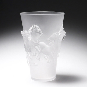 Jarrón de cristal artesanal Amber Horse Relief Pate De Verre para decoración del hogar y elegantes arreglos florales - Product Image 5