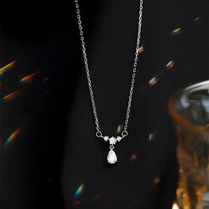 Exquisito Collar de <span class=keywords><strong>plata</strong></span> de acero inoxidable delicado colgante de gota de cristal de circón estilo coreano mujeres gargantilla collar joyería de niña - Product Image 3