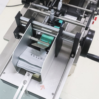 Gosunm pâte automatiquement machine d'étiquetage de codes à barres sur les étiquettes volantes de vêtement avec chargeur automatique
