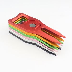 Abridor de Botellas 6 en 1 con Bajo MOQ, Herramienta de Reparación de Golf de Metal y Marcador de Pelotas - Product Image 6