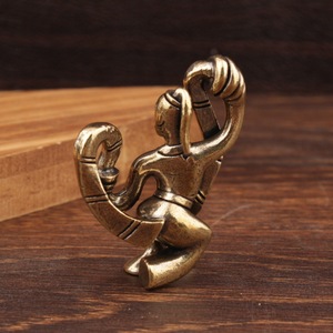 Statuette de danseuse en laiton, décoration de bureau et de maison, artisanat en métal, forme irrégulière - Product Image 3