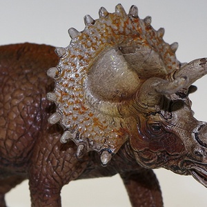 Figurine di Animali e Dinosauri in PVC Ecologico, Triceratopo Marrone, Giocattoli per Bambini dai 4 ai 12+ Anni, Vendita all'Ingrosso Shantou - Product Image 6