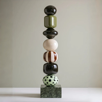 Ornement de sol en pierre empilée en fibre de verre personnalisé, style nordique, sculpture abstraite de galets équilibrés, totem