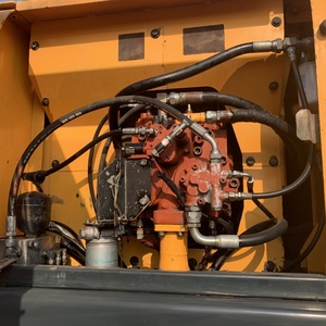 Excavatrice sur pneus Hyundai d'occasion 21 tonnes HYUNDAI 210W-9 Moteur 129kw Puissance 0.92M Capacité de la cuve Haute qualité Prix bas pour - Product Image 4