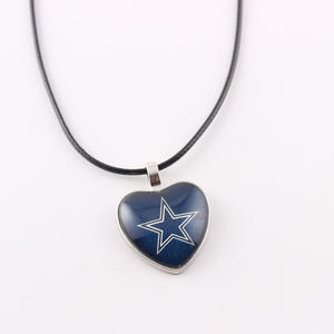 Хорошие продажи, спортивные аксессуары для футбольной команды, окрашенное маслом, ожерелье в форме сердца, логотип 32 команды - Product Image 4