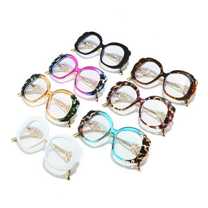 Rosa rosa <span class=keywords><strong>occhiali</strong></span> da lettura Oversize moda 2025 di lusso decorazione <span class=keywords><strong>a</strong></span> forma di cuore grandi <span class=keywords><strong>occhiali</strong></span> rotondi lenti trasparenti grandi <span class=keywords><strong>occhiali</strong></span> - Product Image 3