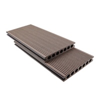Revêtement de sol extérieur en bois et plastique, 1 pièce