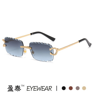 แว่นตา แว่นกันแดดประดับเพชร กรอบทอง เลนส์สีฟ้า UV400 สำหรับทุกเพศ - Product Image 5