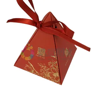 Bán buôn tùy chỉnh in màu đỏ ủng hộ đám cưới có thể gập lại kim tự tháp hộp kẹo cho kẹo với hộp quà tặng đám cưới Ngày Valentine Hộp quà tặng