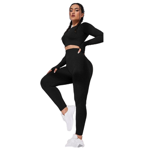Ensemble de yoga populaire pour femmes, coupe ajustée, sans coutures, respirant, haut de gamme, pour sports de plein air et fitness, avec haut ajouré et taille haute - Product Image 1