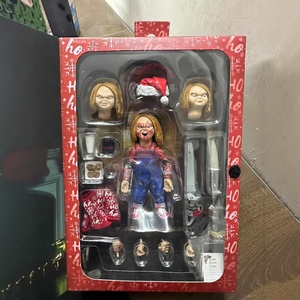 Figura de acción coleccionable de PVC de <span class=keywords><strong>Chucky</strong></span> en traje navideño de <span class=keywords><strong>la</strong></span> <span class=keywords><strong>serie</strong></span> de televisión estadounidense NECA Play TV Series American Drama. - Product Image 5