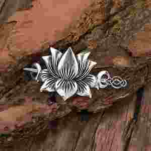 Barrette à cheveux vintage en argent motif lotus, design bohème spirituel, détails floraux complexes, parfaite pour les styles bohèmes, élégante - Product Image 4