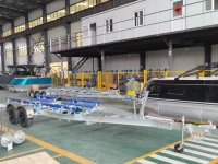 Remorque à deux essieux en aluminium pour bateau, remorque pour bateau de pêche en aluminium, remorque de type skid & roller, avec certifications d'exportation
