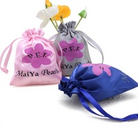 Pochettes d'emballage personnalisées en satin durable pour perruques et extensions capillaires, sacs de rangement recyclables à cordon pour bijoux et bracelets promotionnels