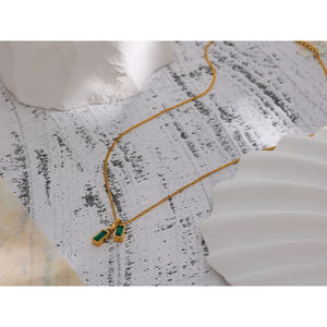 Collar JINYOU 583 con baño de oro de 18 quilates, collar de acero inoxidable con colgante de circonita verde - Product Image 5