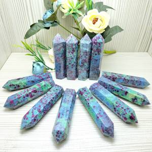 Tour de rubis naturel de guérison en gros, pierre précieuse réactive aux UV, pointe polie, tour pour cadeaux et décorations de Feng Shui - Product Image 3