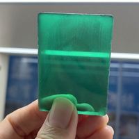 Pierre brute de garnet d'yttrium-aluminium (YAG) de laboratoire, vert émeraude, jaune néon, Paraiba, pour facettage