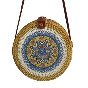 Sac Hobo d'été pour femme à bandoulière unique en rotin de Bali, style Vinacraft, doublure en lin vintage, tressé en paille avec imprimé floral - Product Image 2