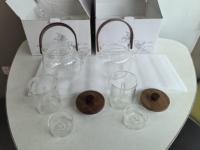 Théière en verre Teabloom de 900 ml, faite à la main, avec infuseur, filtre, poignée en bois, compatible avec les plaques de cuisson, avec bec verseur