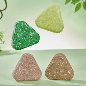 Barre de <span class=keywords><strong>savon</strong></span> naturel de marque privée OEM Usnea Grass Cacumen Biotae Acide kojique Blanchiment des cheveux Corps Cuir chevelu Main Bain Triangle <span class=keywords><strong>Savon</strong></span> - Product Image 4