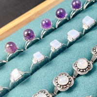 Vente en gros de bagues de bijoux en cristal bagues de pierres précieuses violet mica quartz clair aigue-marine améthyste bagues de pierre de lune pour les cadeaux d'amour