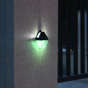 Nouvelle applique murale solaire LED d'extérieur avec certification BSCI IP65 étanche pour l'éclairage nocturne des paysages, cours et patios - Product Image 3