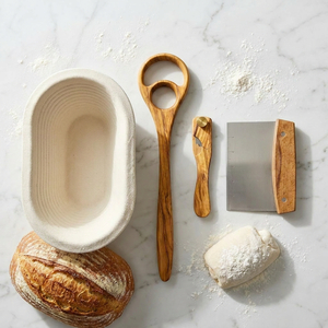 Kit de Cuisson au Levain 4 Pièces en Bois d'Olivier Durable : Fouet Danois, Couteau à Pain, Moule à Pain en Bois (Brotform) pour Panier, Grattoir à Pâte et Revêtements - Product Image 1